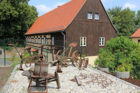 Ferienwohnung im sanierten Fachwerkhof mit Terrasse und Pool nah an Dresden